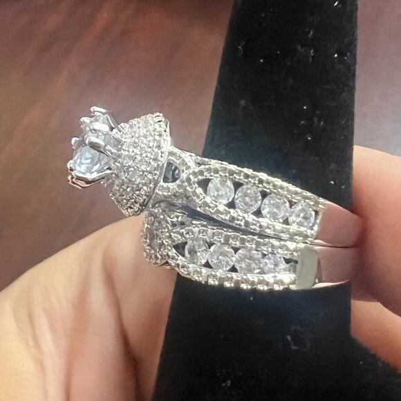 Silver Size 6 Ring - Picture 3 of 6